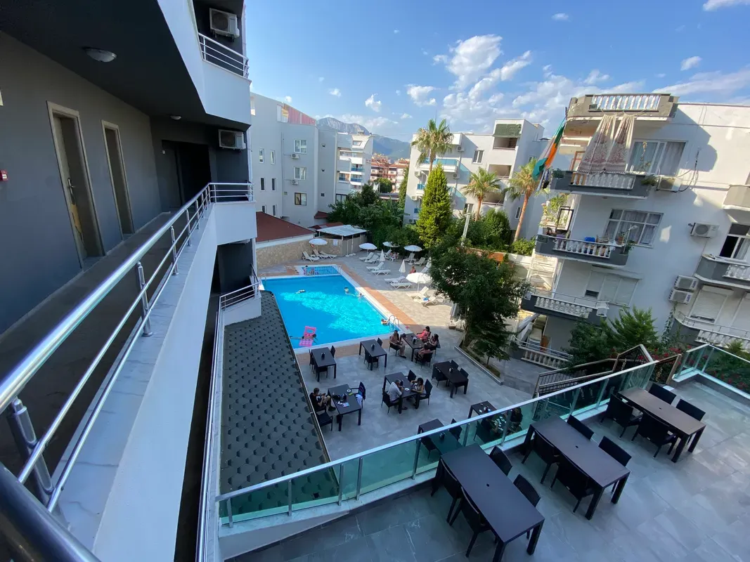 Riverside arrival and hotel travel planning